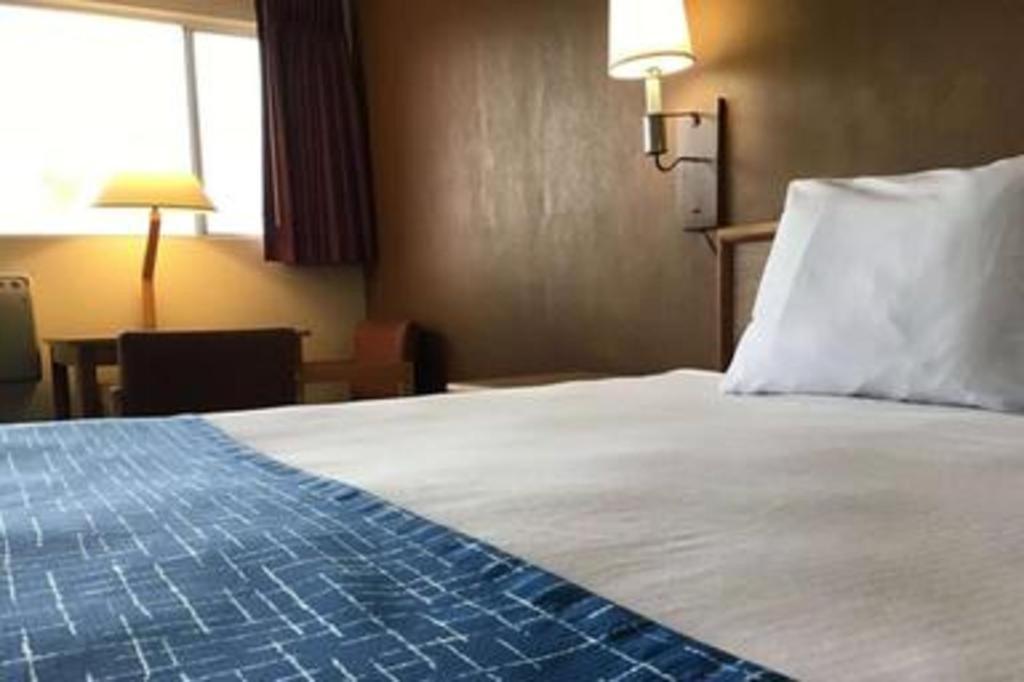 Travelodge By Wyndham Powell מראה חיצוני תמונה