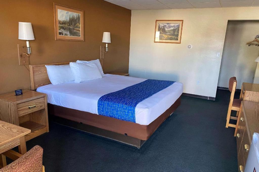 Travelodge By Wyndham Powell מראה חיצוני תמונה