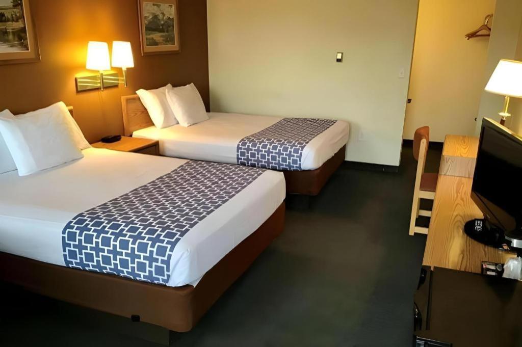 Travelodge By Wyndham Powell מראה חיצוני תמונה