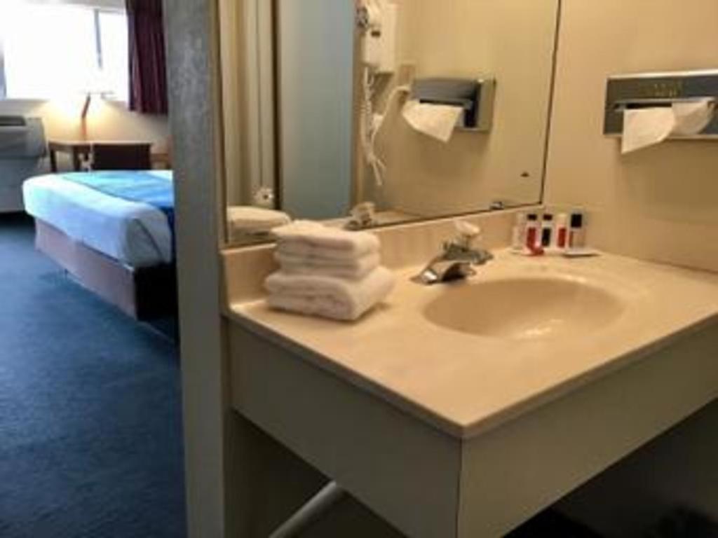 Travelodge By Wyndham Powell מראה חיצוני תמונה
