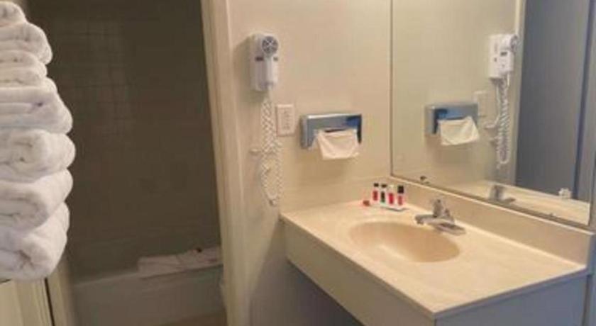 Travelodge By Wyndham Powell מראה חיצוני תמונה